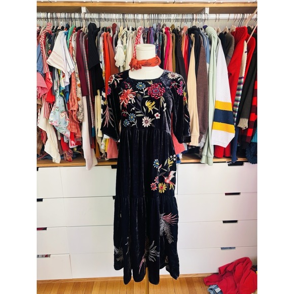Johnny Was Dresses & Skirts - JOHNNY WAS Tiarei Velvet Raglan Tiered Dress Sz Xxs $445